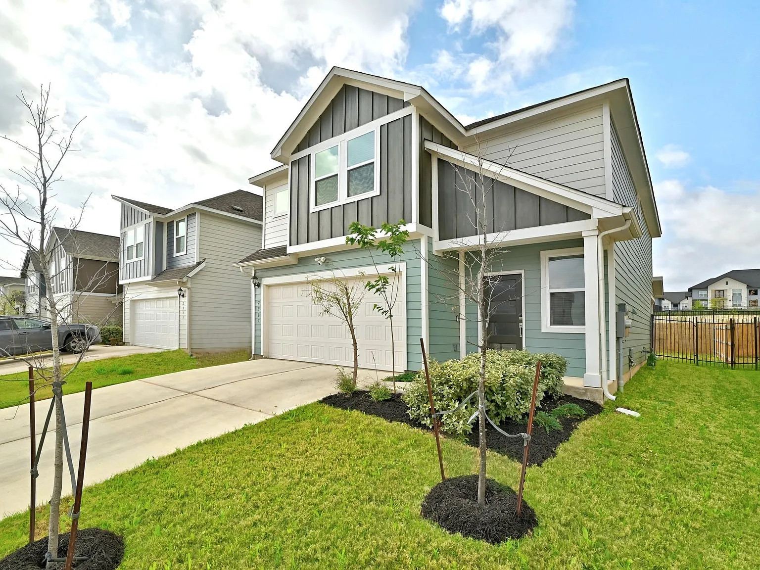 3 bed, 2.5 bath, 2000 sqft, $2,195 — Photo 4