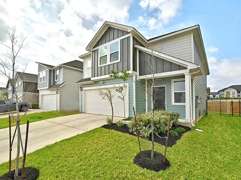 2907 Tavern Dr — Photo 4