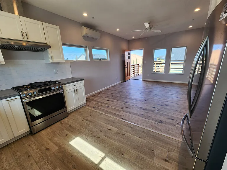 3422 Santiago Dr — Photo 15