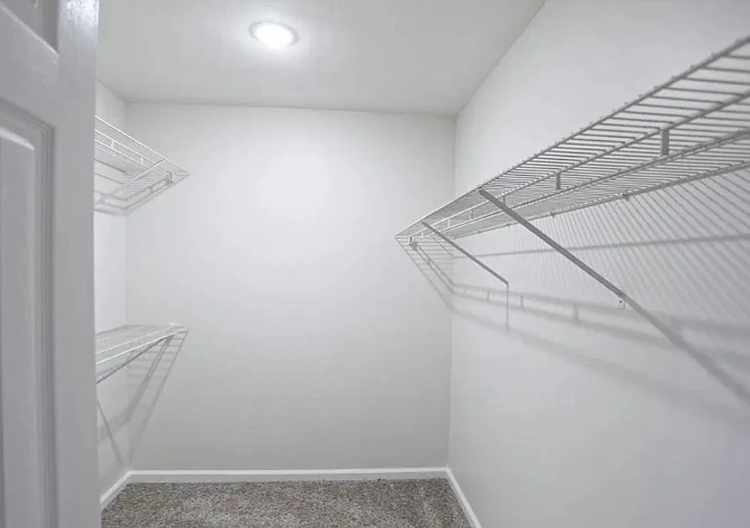 4 bedroom beautiful home available November 14! — Photo 4