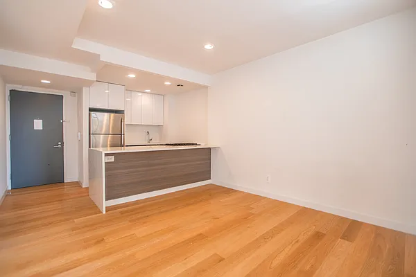 Rented by Commercial Capital Resources INC | media 44