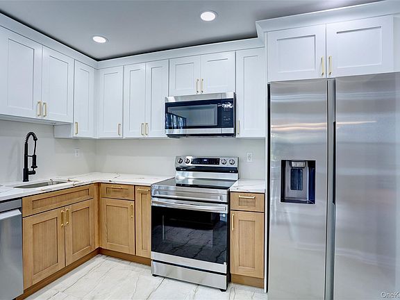 5th image of 597 Sierra Vista Lane