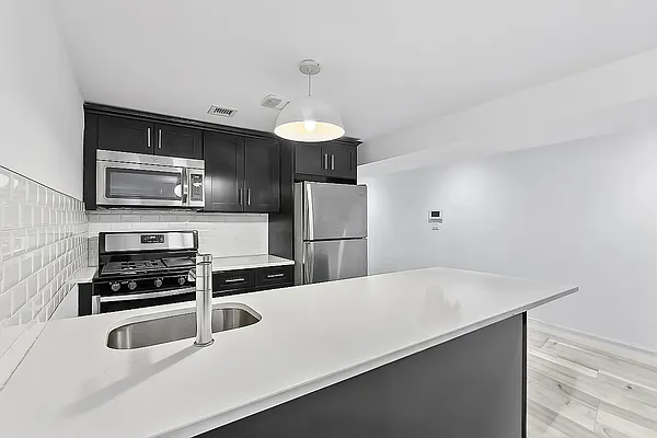 Rented by Freestone Property Group | media 7