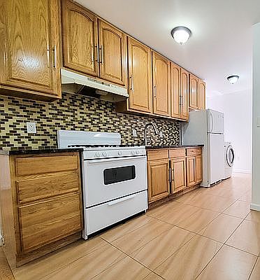 1st image of 41-56 Denman St #6