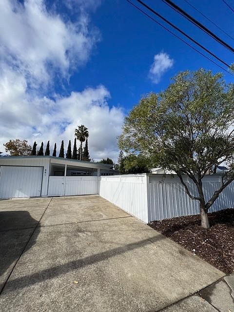 1st image of 881 Goodwin Ave