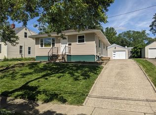 871 Chinook Ave, Akron, OH 44305