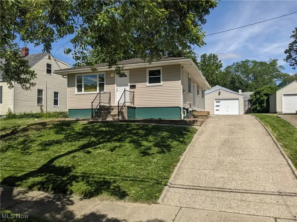 871 Chinook Ave, Akron, OH 44305