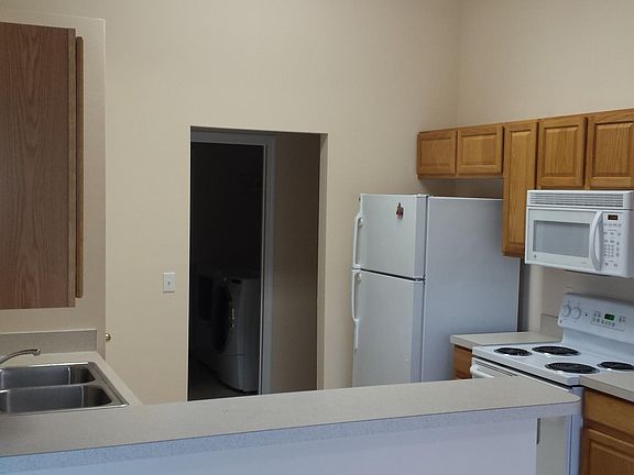 5th image of 872 SE Kendall Ave