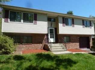 26 Carriage Ln, Spring Valley, NY 10977