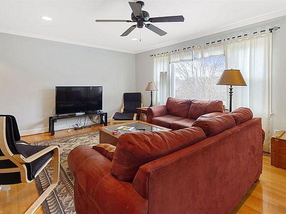5th image of 1305 Highland Cir