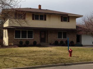 2855 Frederick St N, Maplewood, MN 55109