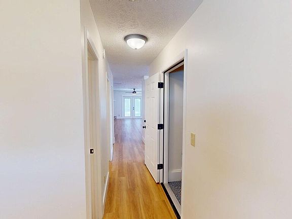 3rd image of 632 Gulf Aire Dr