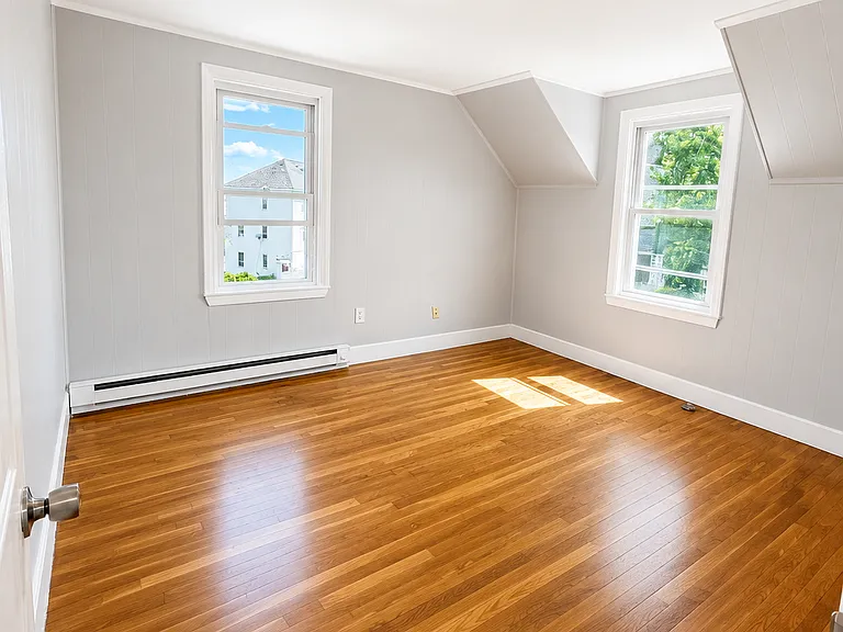 380 Farmington Ave #2R — Photo 5