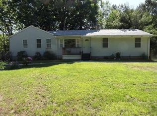 5 Richard St, Smithfield, RI 02917