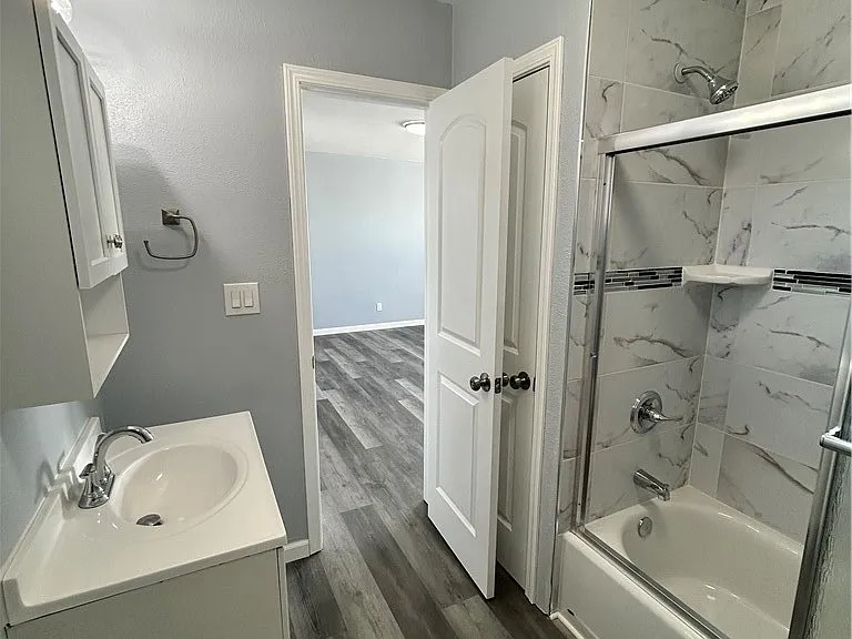 6517 1/2 Avalon Blvd #4 — Photo 10