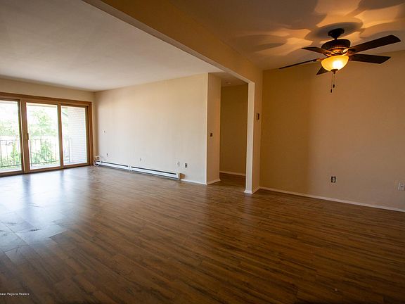 5th image of 330 Shore Dr APT E-7