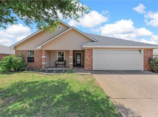 1005 Navajo Trl, Mc Gregor, TX 76657