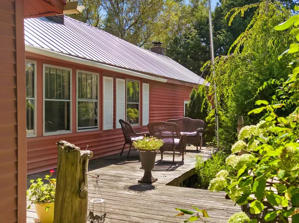 82 Spruce Head Road, South Thomaston, ME 04858
