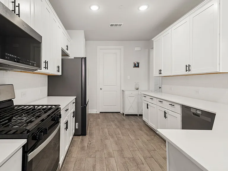 201 Tortugas Dr — Photo 11