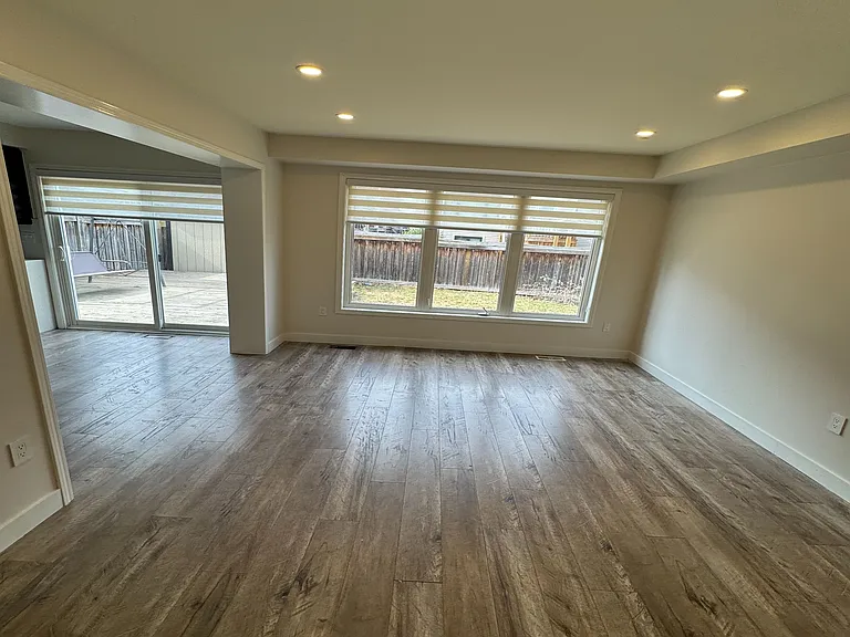 111 Higginbotham Cres — Photo 4
