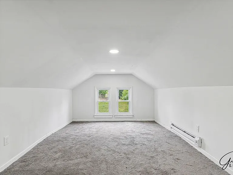 17520 Russell St — Photo 14