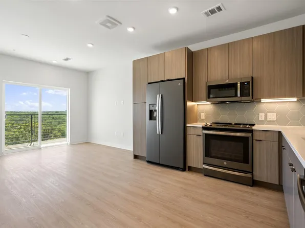 4802 S Congress Ave #403, Austin, TX 78745