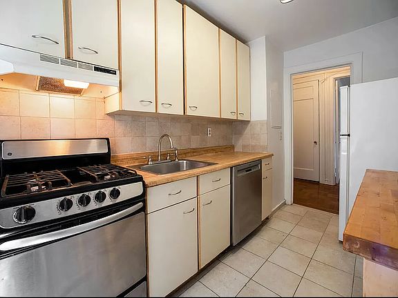 5th image of 70 Haven Ave APT 4I