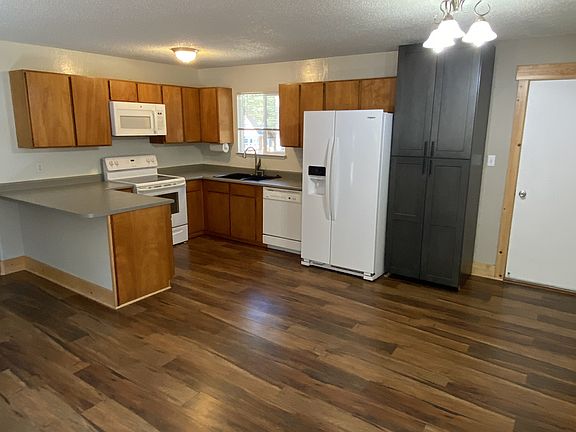2nd image of 726 Tehama Dr
