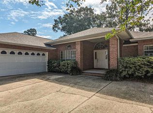 6302 Summer Cir, Pensacola, FL 32504