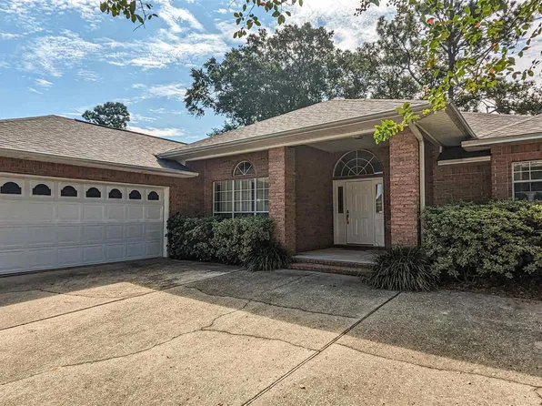 6302 Summer Cir, Pensacola, FL 32504