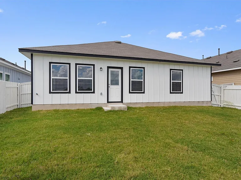 110 Keltic Dr — Photo 30