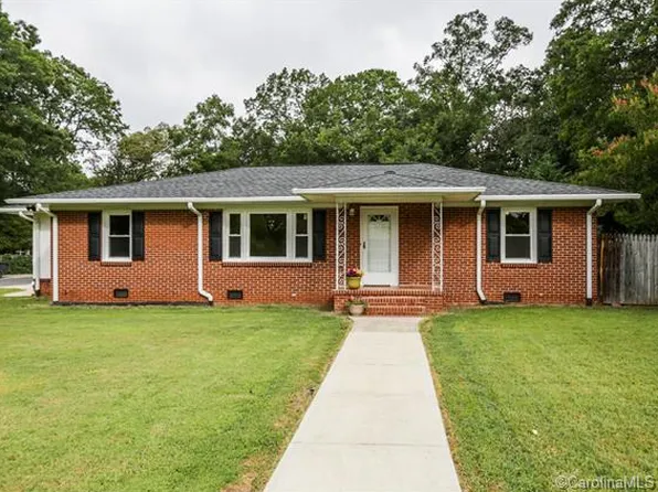 203 Franklin St, Pineville, NC 28134