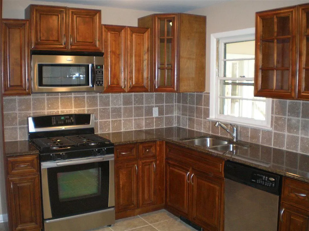 4 bed, 3.0 bath, 2169 sqft, $2,495 — Photo 3