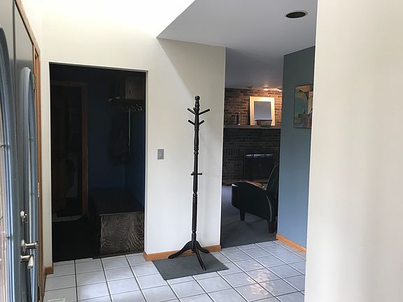 4th image of 2185 Crestmont Dr