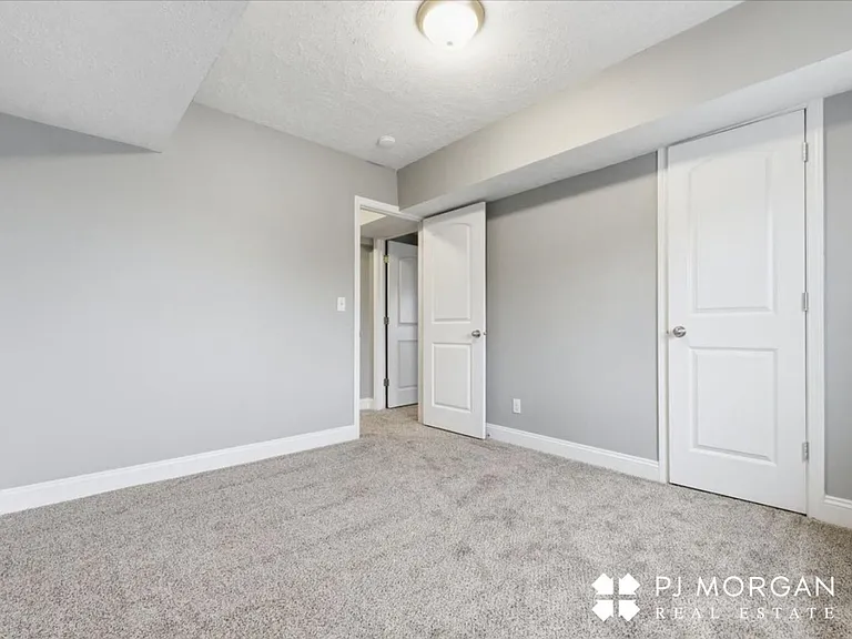 Mill Pointe — Photo 12