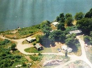 2423 Main Rd, Tiverton, RI 02878