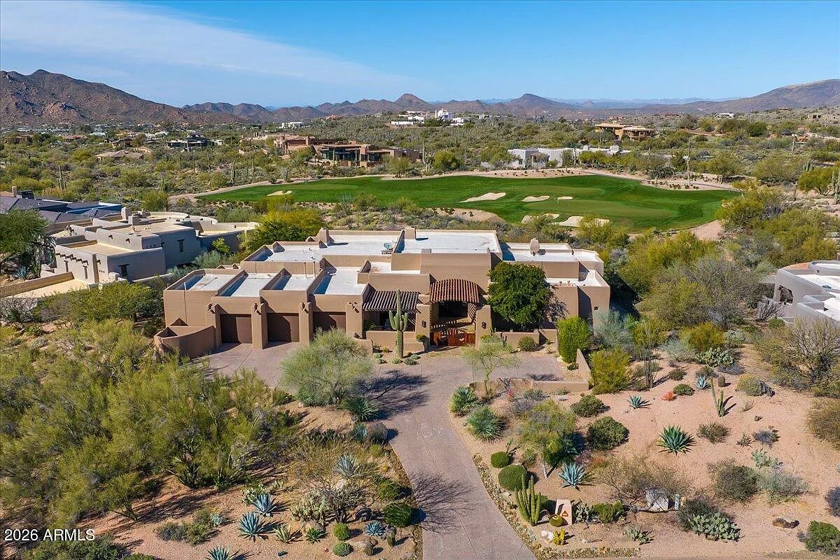 3 bed, 5.0 bath, 4303 sqft, $6,500 — Photo 3