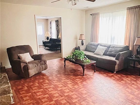 3rd image of 6517 Woodthrush Dr