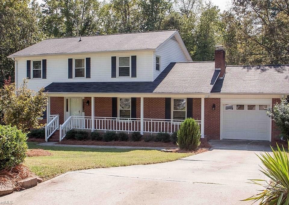 1st image of 818 Edinburgh Dr