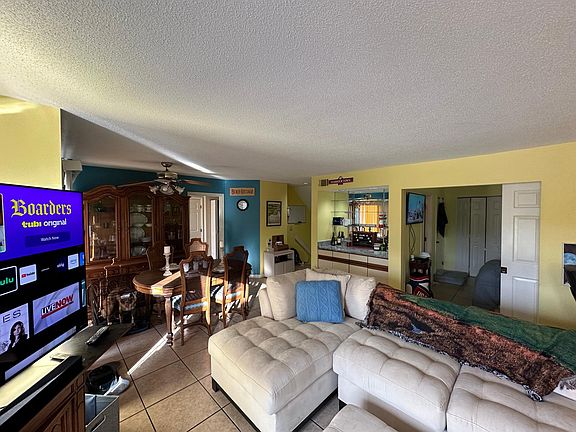 2nd image of 3345 Lake Forest Dr