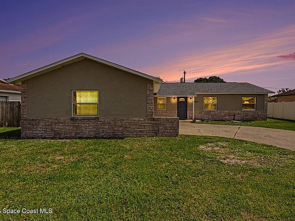 3rd image of 2890 College View Dr