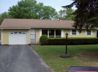 14 Georgian Ter, Huguenot, NY 12746