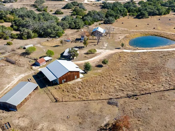 196 Hermit Hill Rd, Fredericksburg, TX 78624