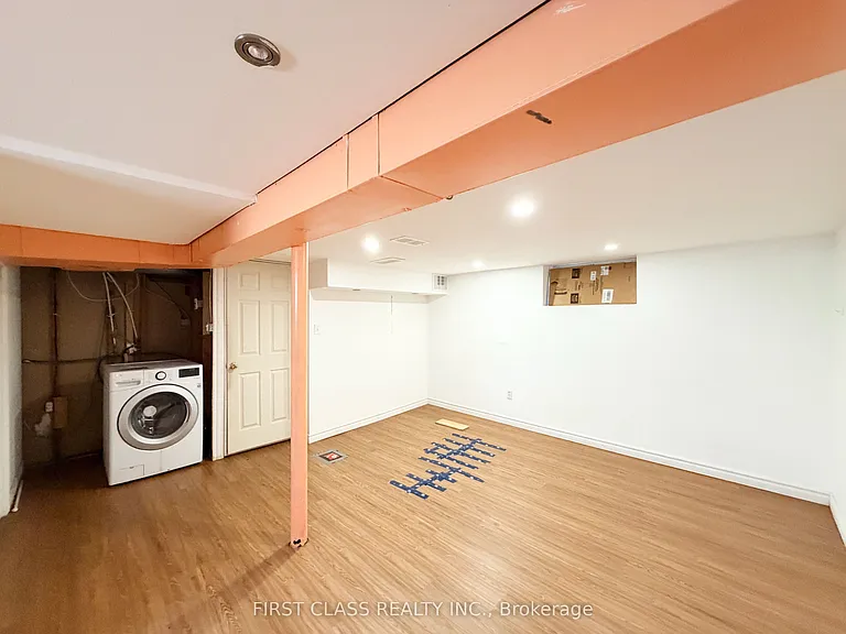 87 Vauxhall Dr — Photo 13