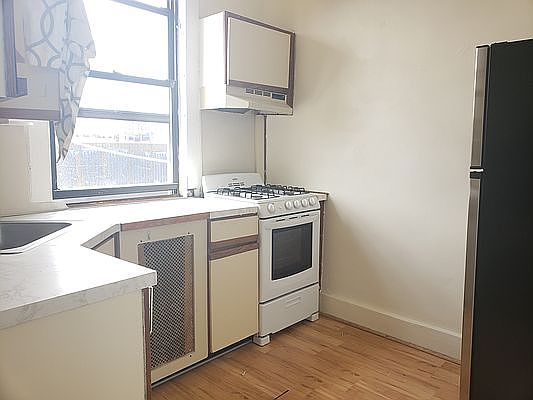5th image of 504 W 110th St APT 3