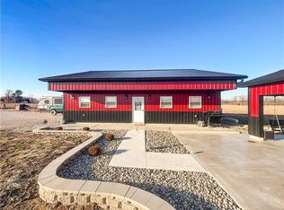 2464 N 1675th St, Paris, IL 61944