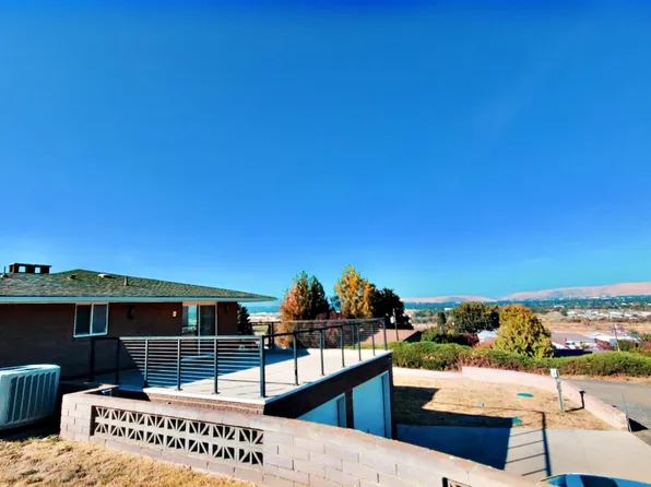 704 Hillside Dr, Yakima, WA 98903