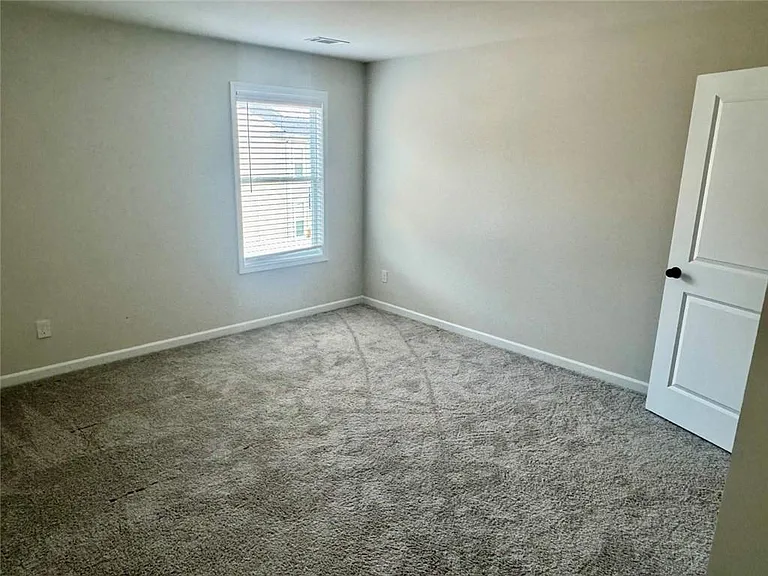 317 Fox Creek Dr — Photo 8
