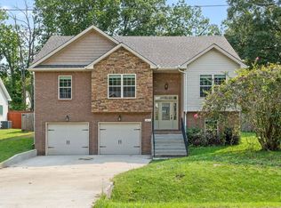 1845 Deerstand Dr, Clarksville, TN 37042