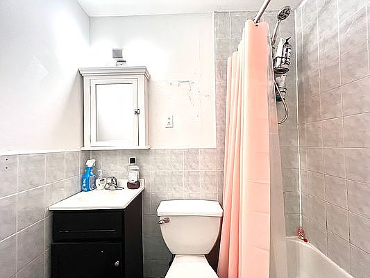 3rd image of 166 E 91st St APT 2C